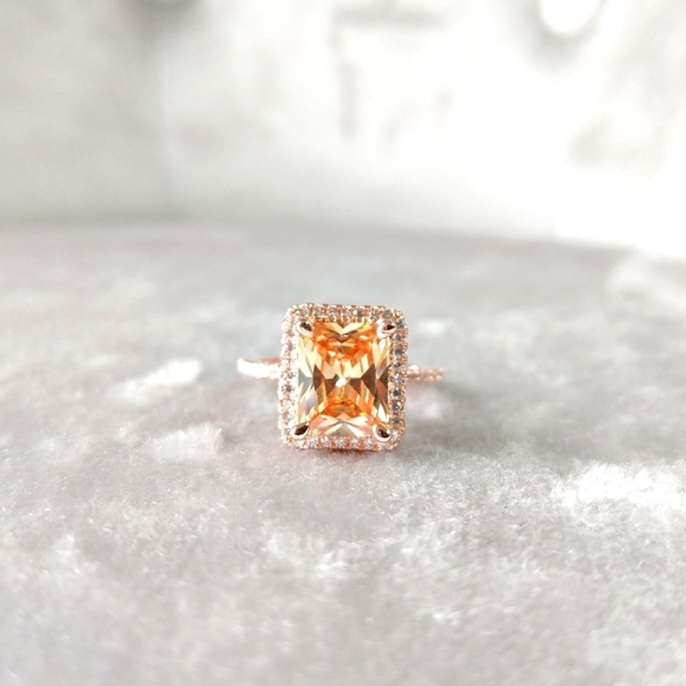 🍒NEW🍒 GORGEOUS SIMULATED CITRINE RING